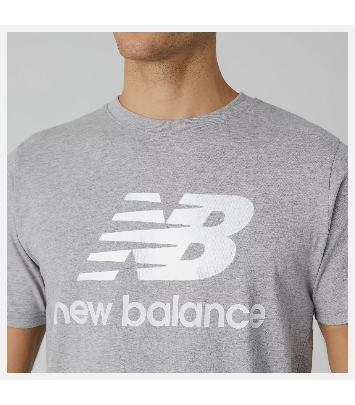 Camiseta Balance Essentials Stacked Logo Tee Grey. Oferta