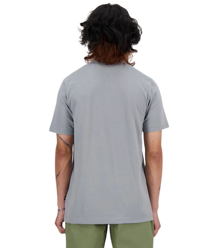 Compra online Camiseta New Balance Poster Hombre Gris en oferta al mejor precio