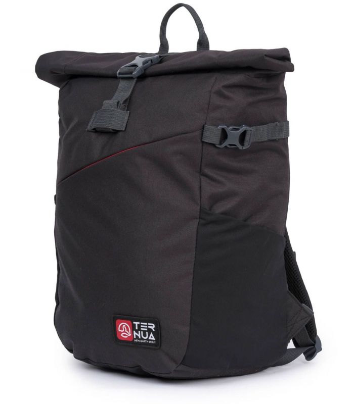 Compra online Mochila Ternua Red Bay 20 Black en oferta al mejor precio