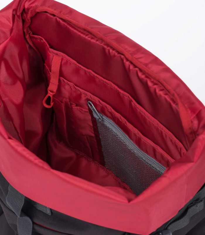 Compra online Mochila Ternua Red Bay 20 Black en oferta al mejor precio