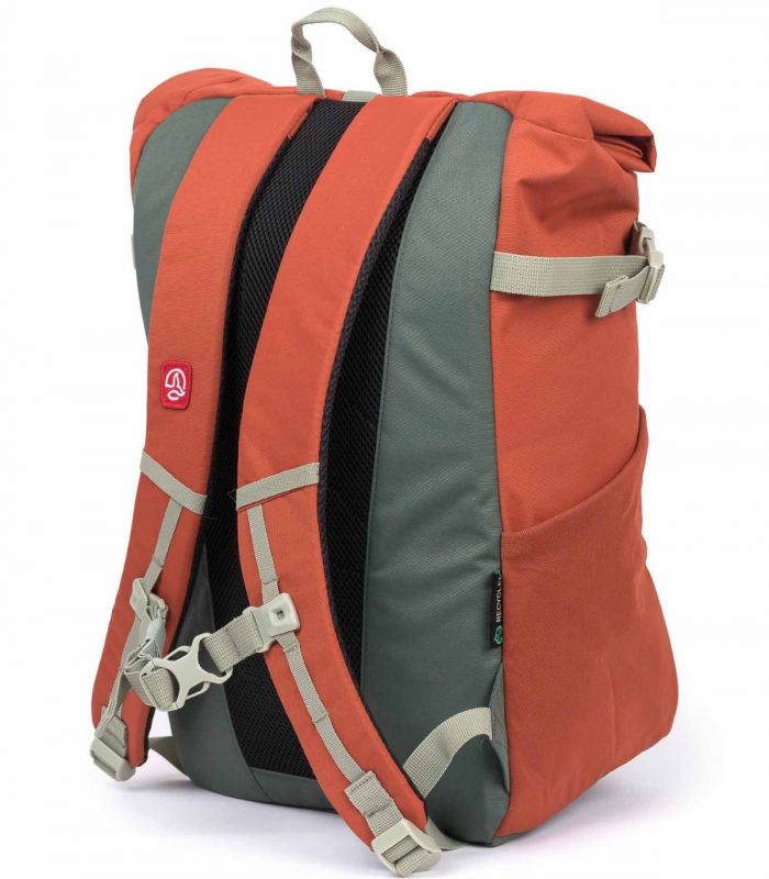 Compra online Mochila Ternua Red Bay 20 Deep Ginger en oferta al mejor precio